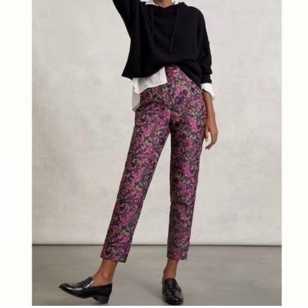 En Saison Pink and Navy Floral Cropped Pants